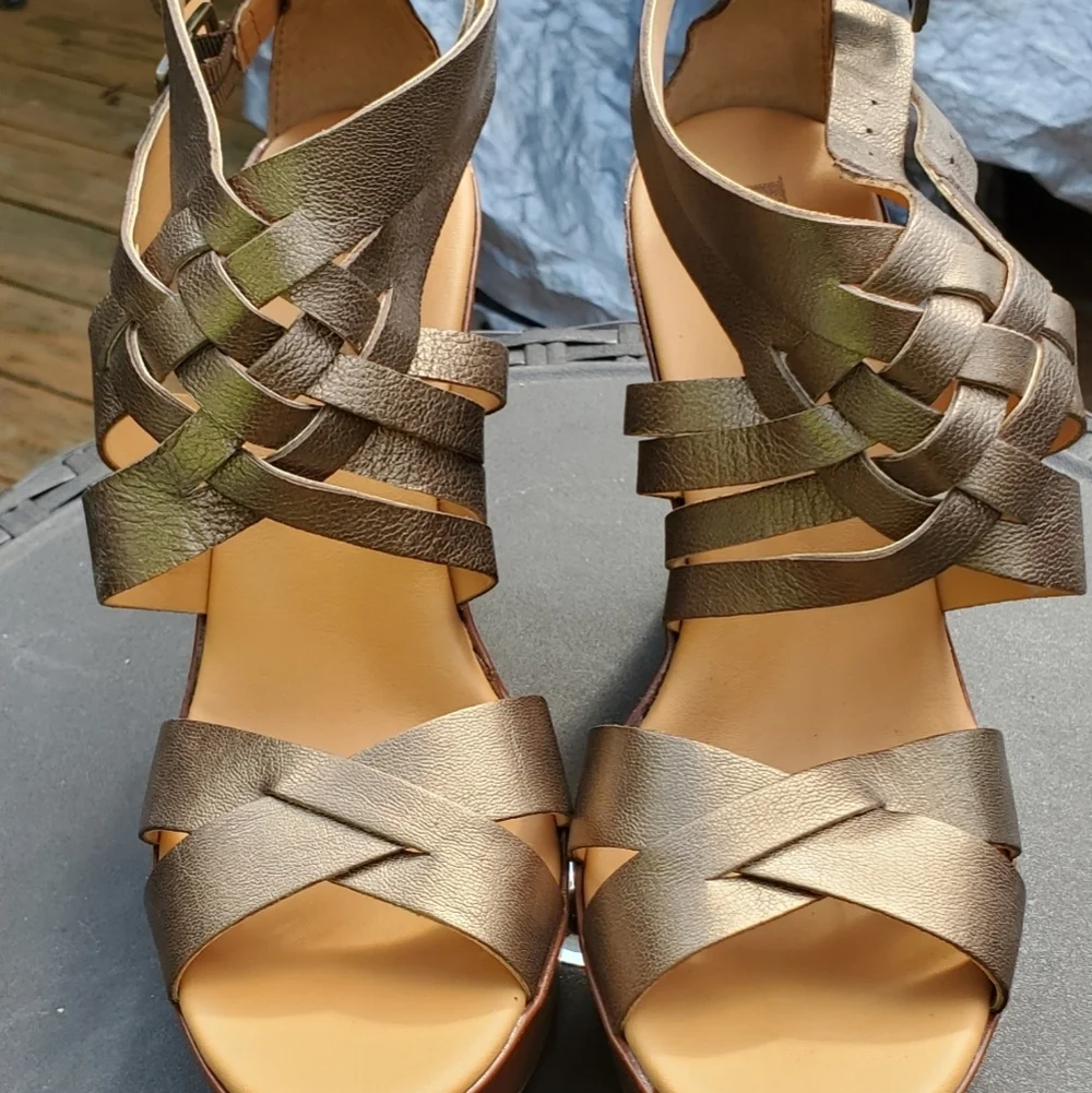 Korks Bronze Leather Ankle Cross Straps Platform Wedge Sandals Size 10 - Picture 1 of 11